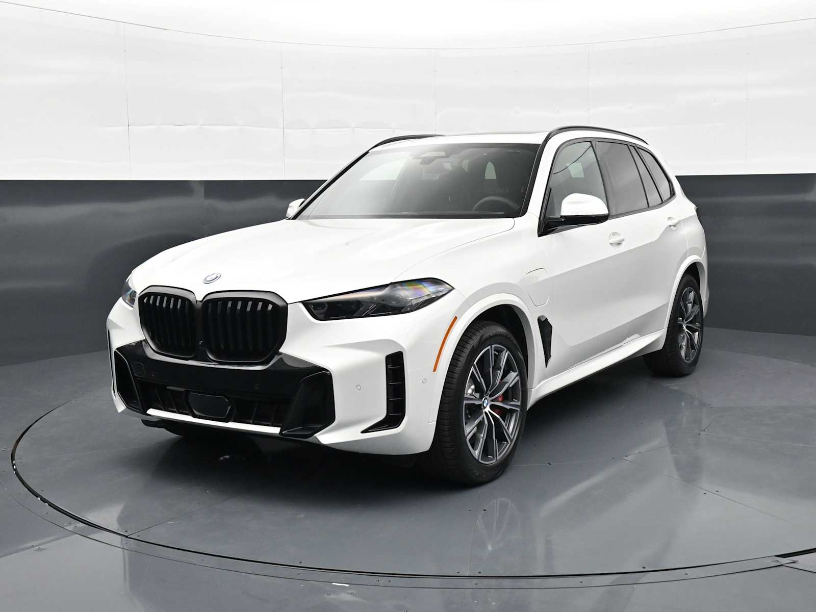 Thumbnail: 2026 BMW X5 - 1