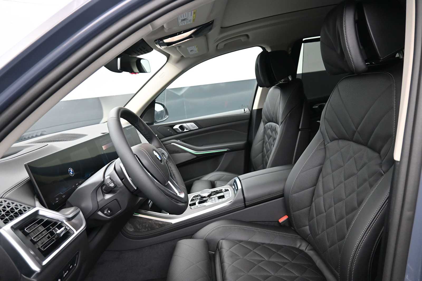 Thumbnail: 2026 BMW X7 - 10