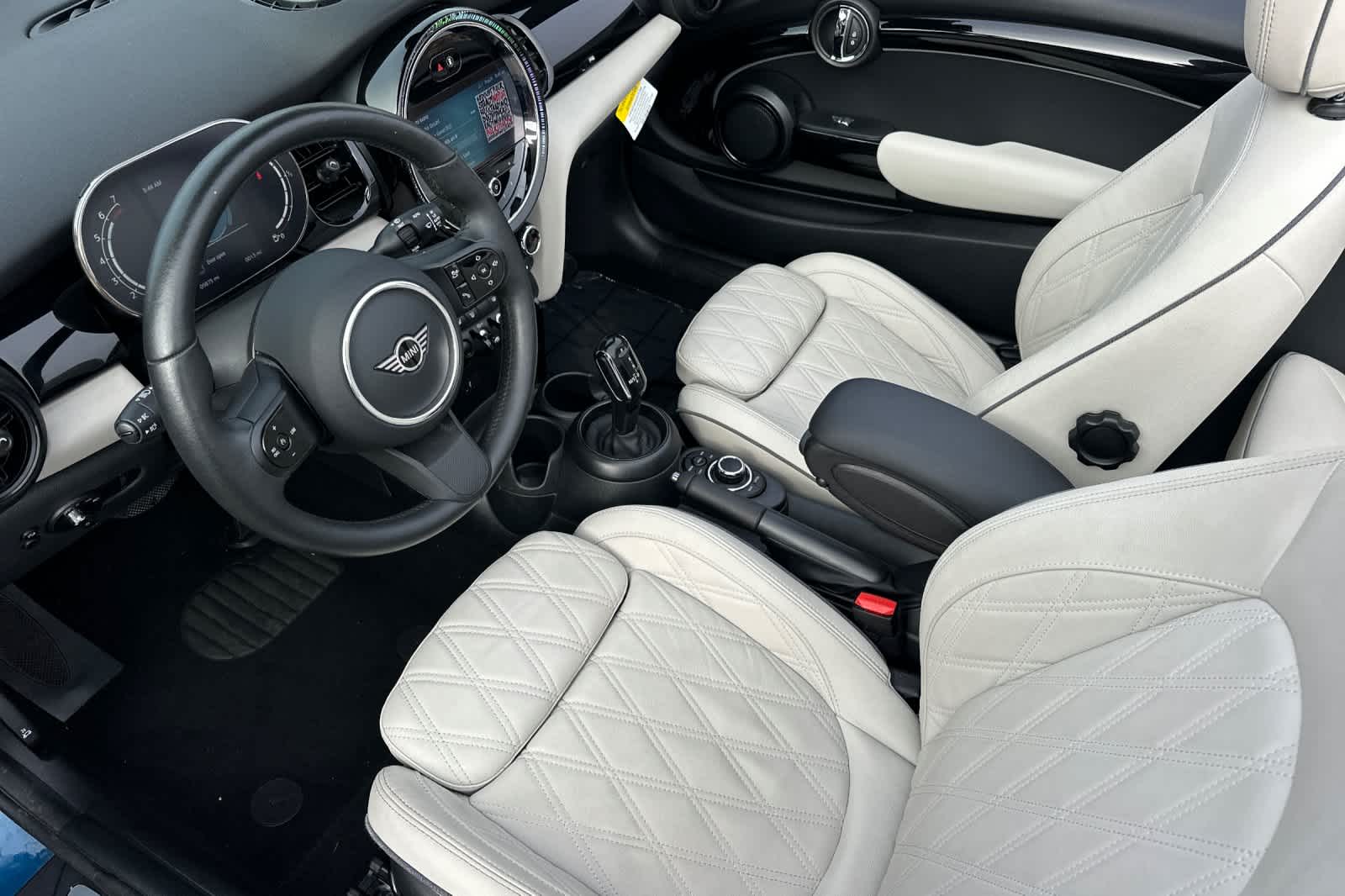 Thumbnail: 2024 MINI Cooper Convertible - 11