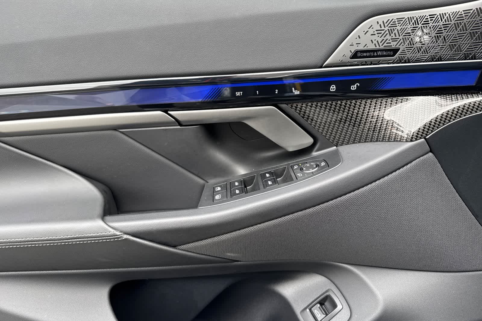 Thumbnail: 2025 BMW M5 - 12