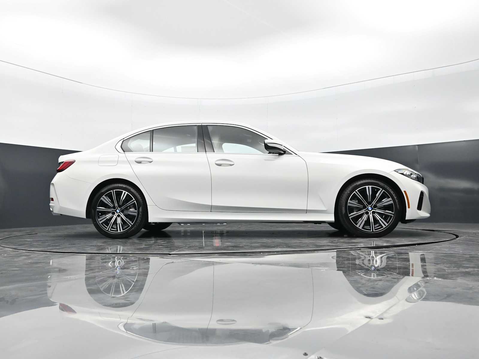 Thumbnail: 2026 BMW 3 Series - 28