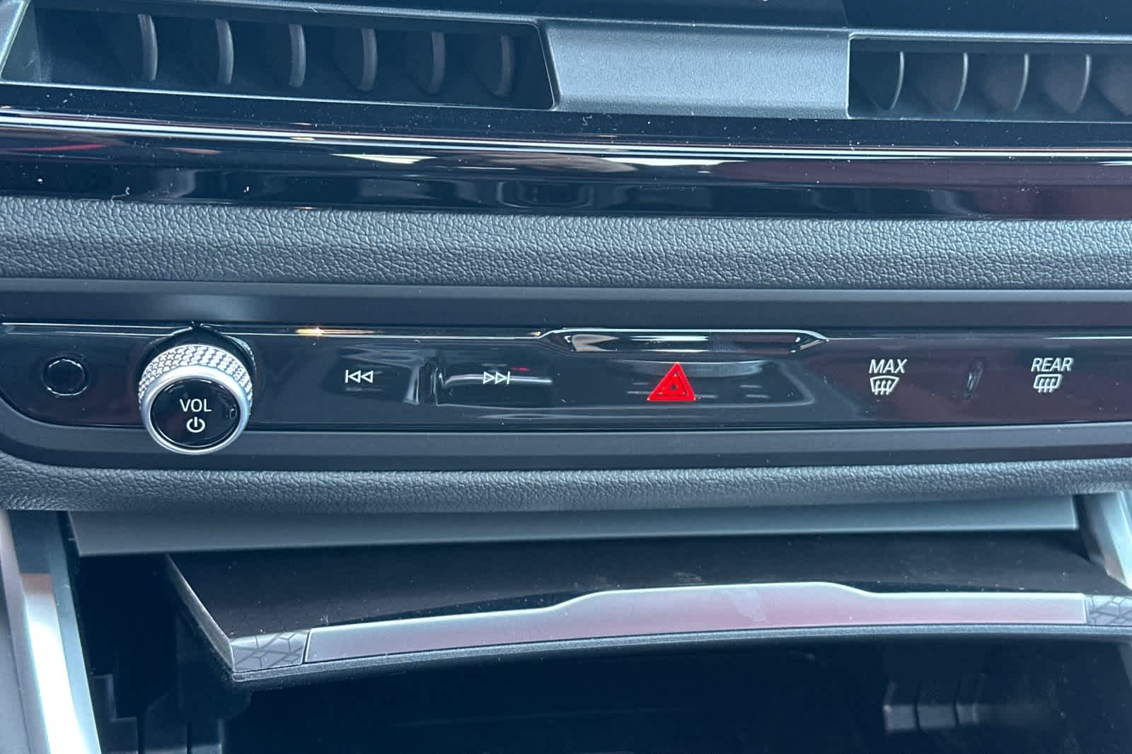 Thumbnail: 2026 BMW 3 Series - 24