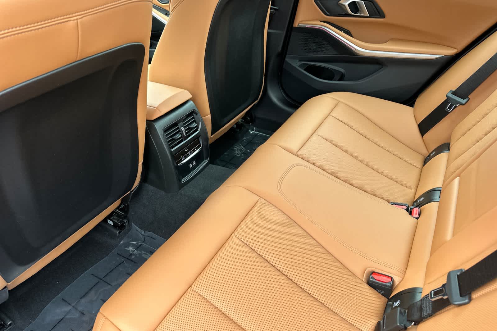 Thumbnail: 2025 BMW 3 Series - 4