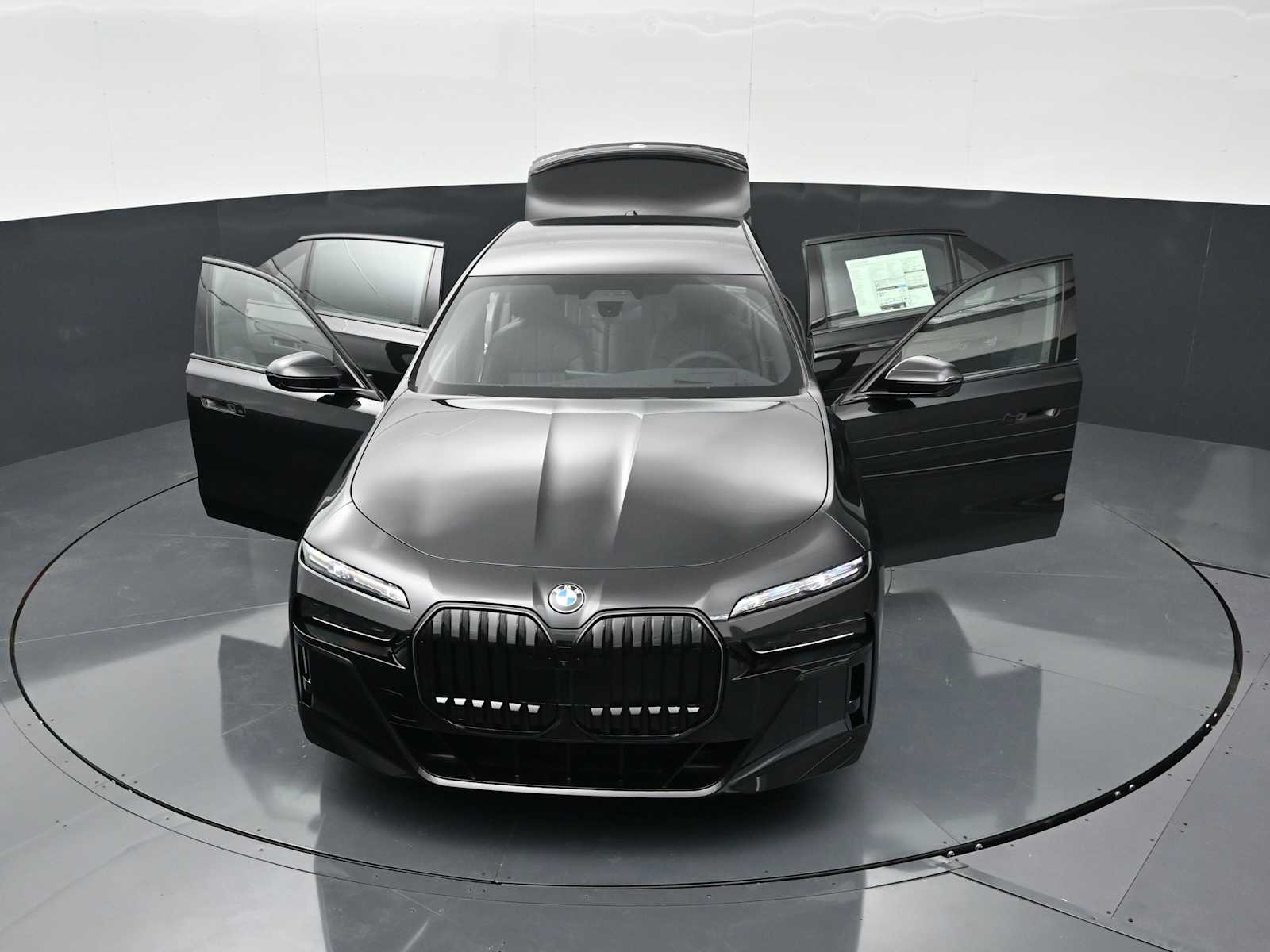Thumbnail: 2026 BMW 7 Series - 32