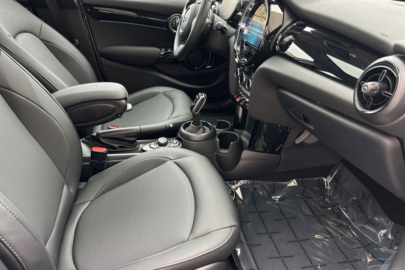 Thumbnail: 2024 MINI Cooper Hardtop - 16