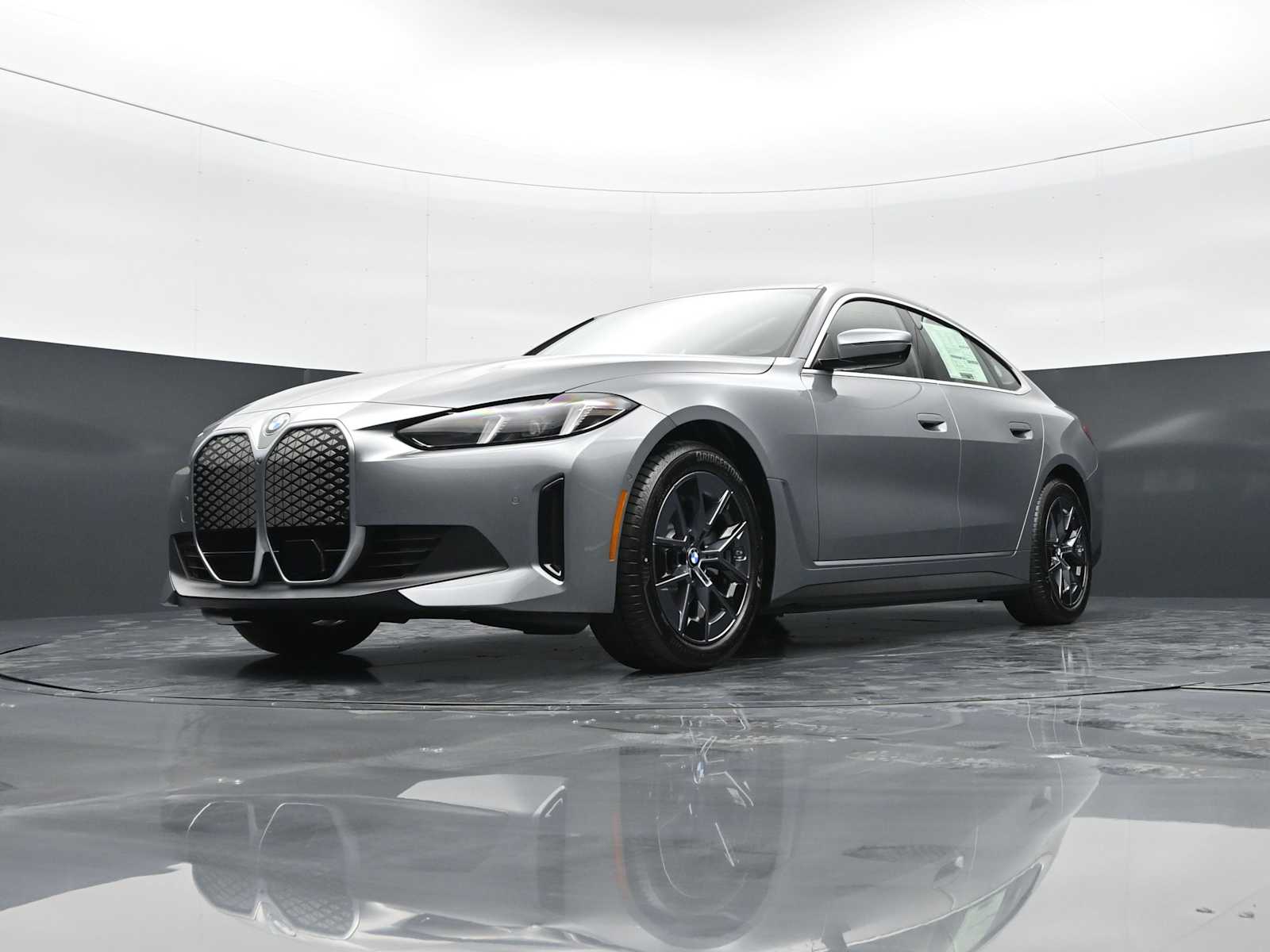 Thumbnail: 2026 BMW i4 - 25