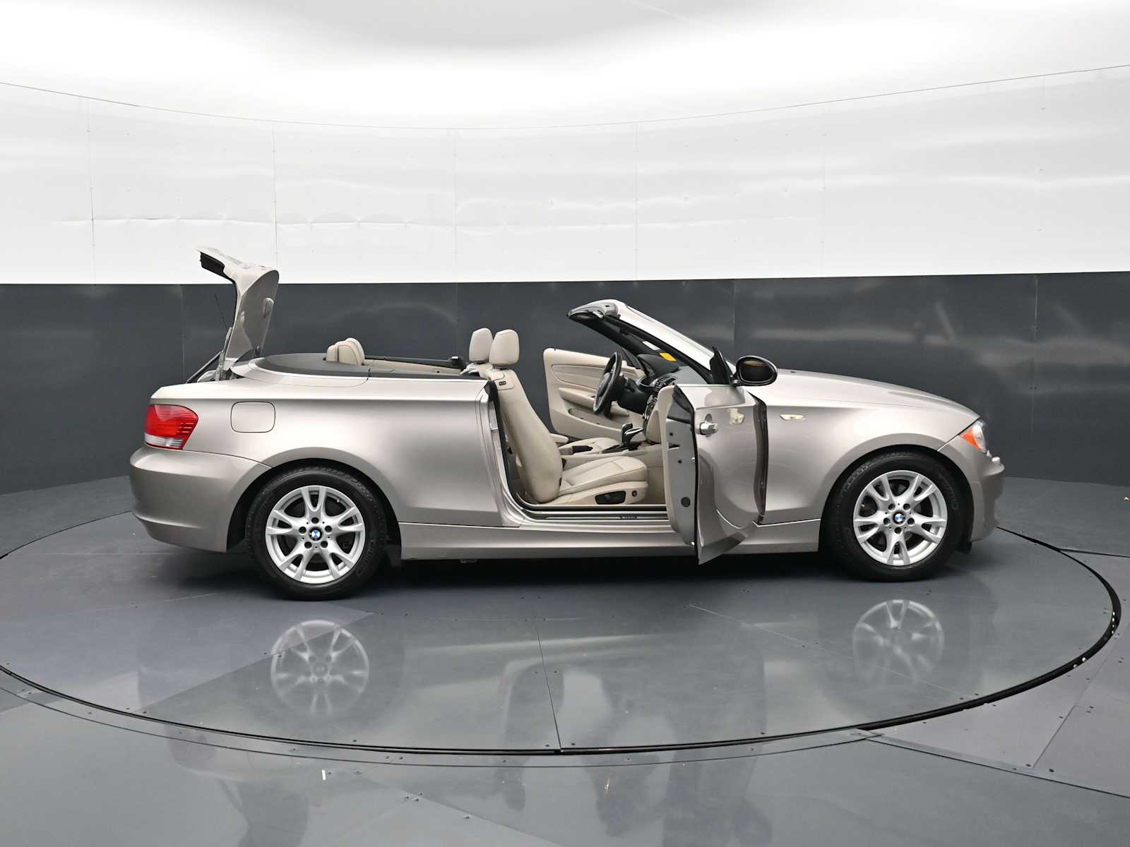 Thumbnail: 2008 BMW 1 Series - 35