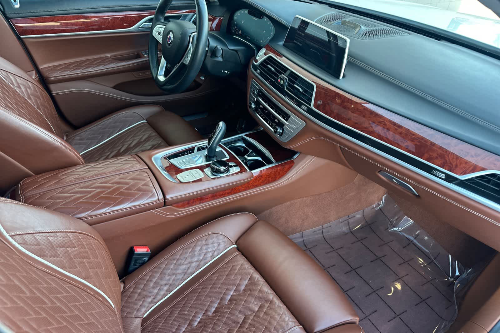 Thumbnail: 2021 BMW 7 Series - 16