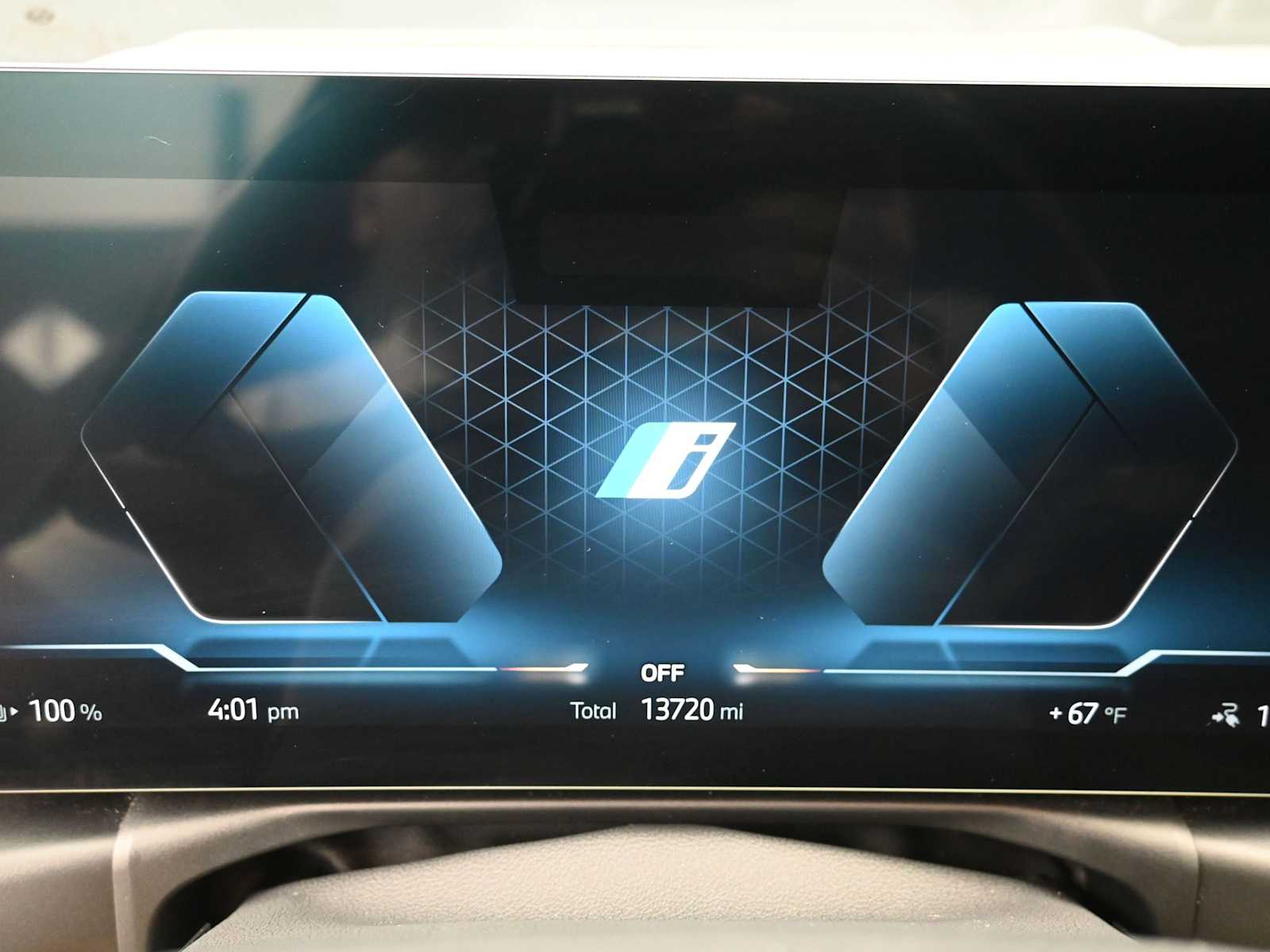 Thumbnail: 2023 BMW i4 - 12