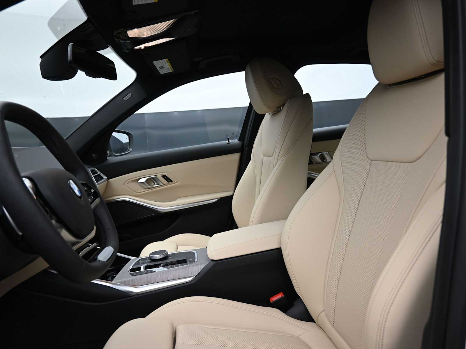 Thumbnail: 2026 BMW 3 Series - 10