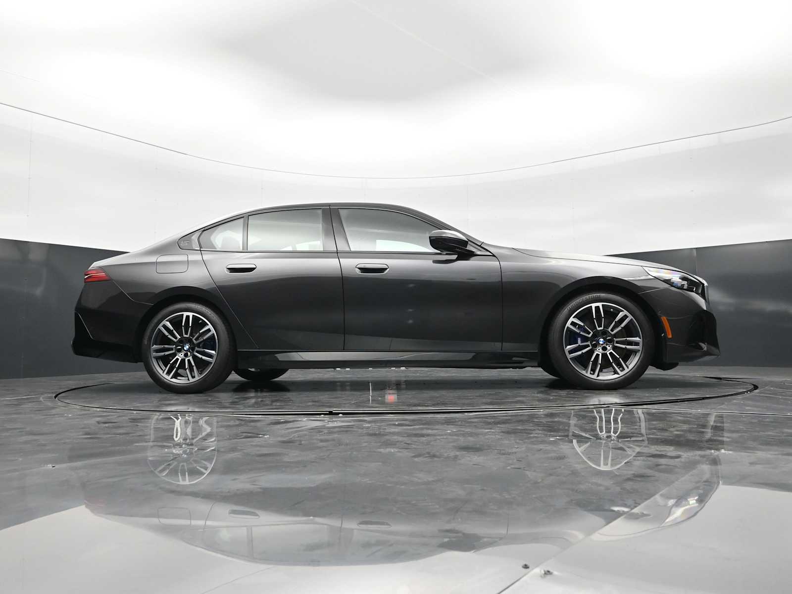 Thumbnail: 2026 BMW 5 Series - 28