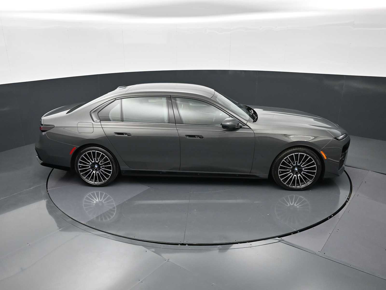 Thumbnail: 2026 BMW 7 Series - 20