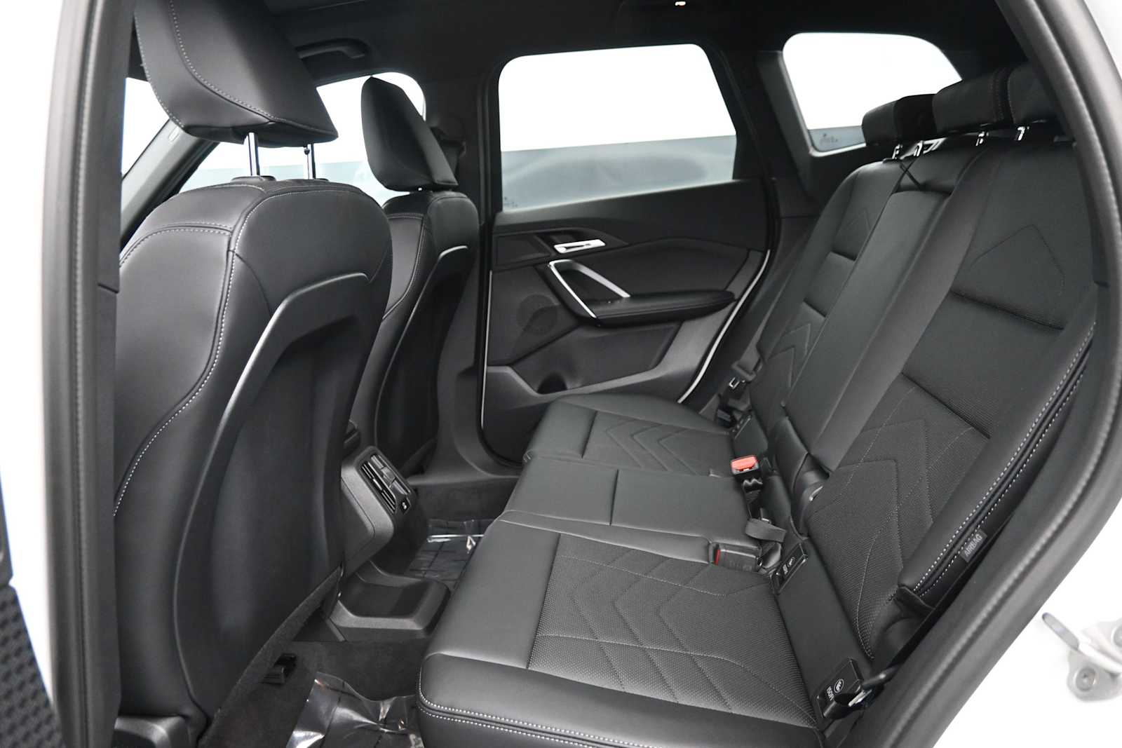 2026 BMW X1 28i - Photo 14