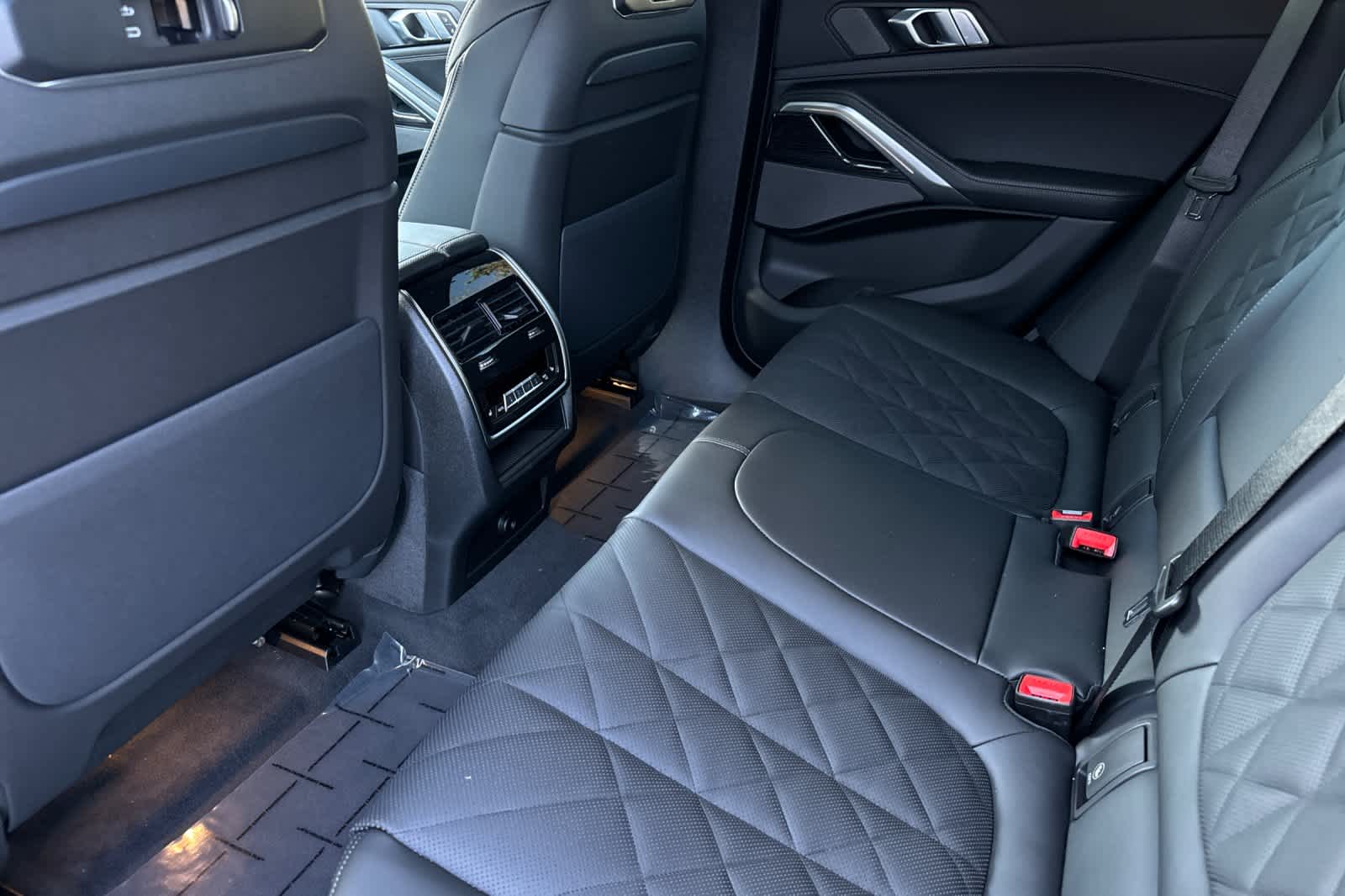 Thumbnail: 2026 BMW X6 - 4