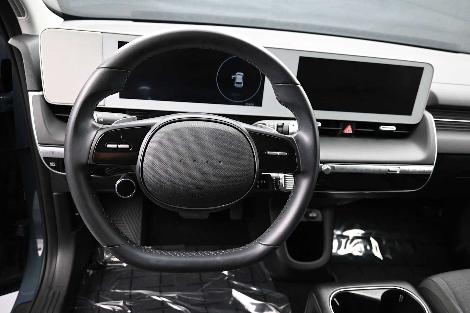 2024 Hyundai IONIQ 5 SE - Photo 12