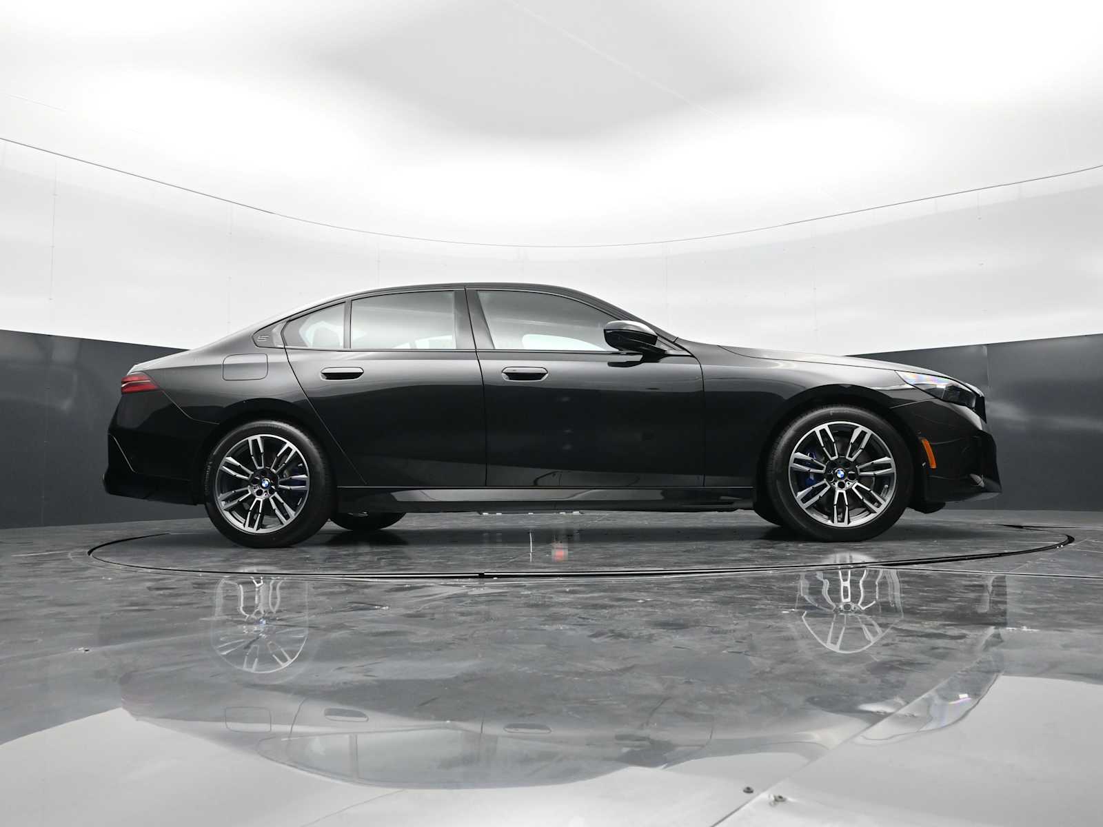 Thumbnail: 2026 BMW 5 Series - 28