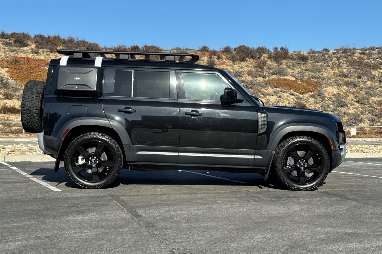 Thumbnail: 2020 Land Rover Defender - 6