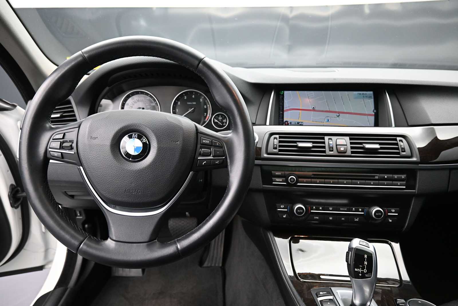 Thumbnail: 2015 BMW 5 Series - 15