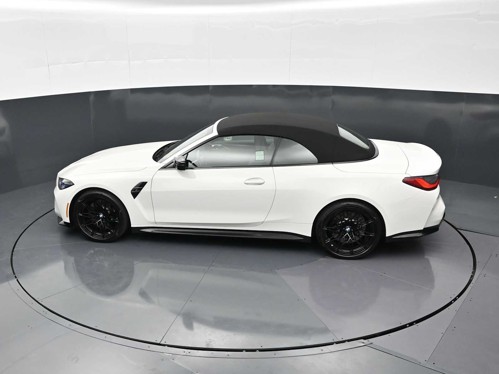 Thumbnail: 2022 BMW M4 - 25