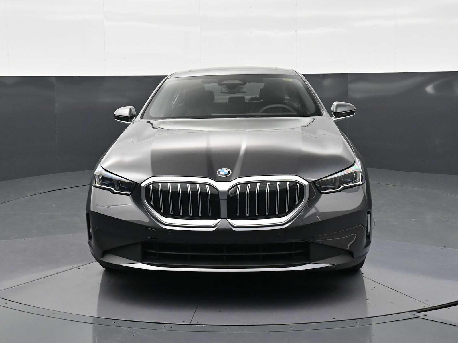 Thumbnail: 2026 BMW 5 Series - 2