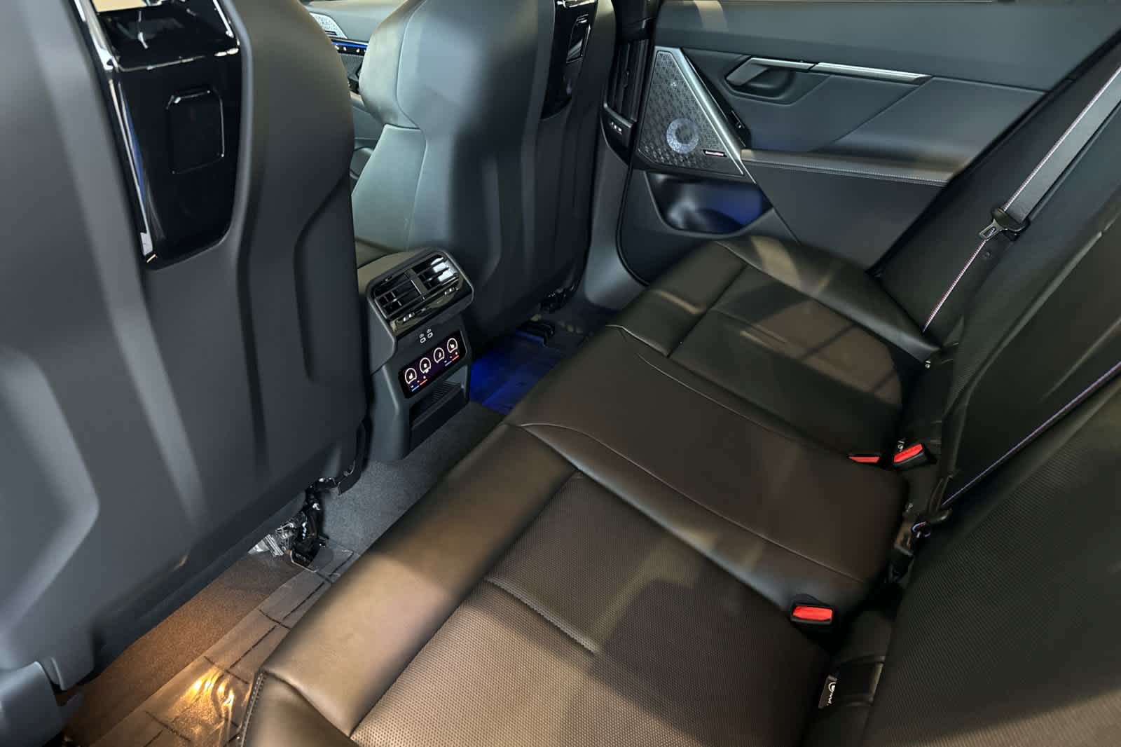 Thumbnail: 2026 BMW M5 - 4