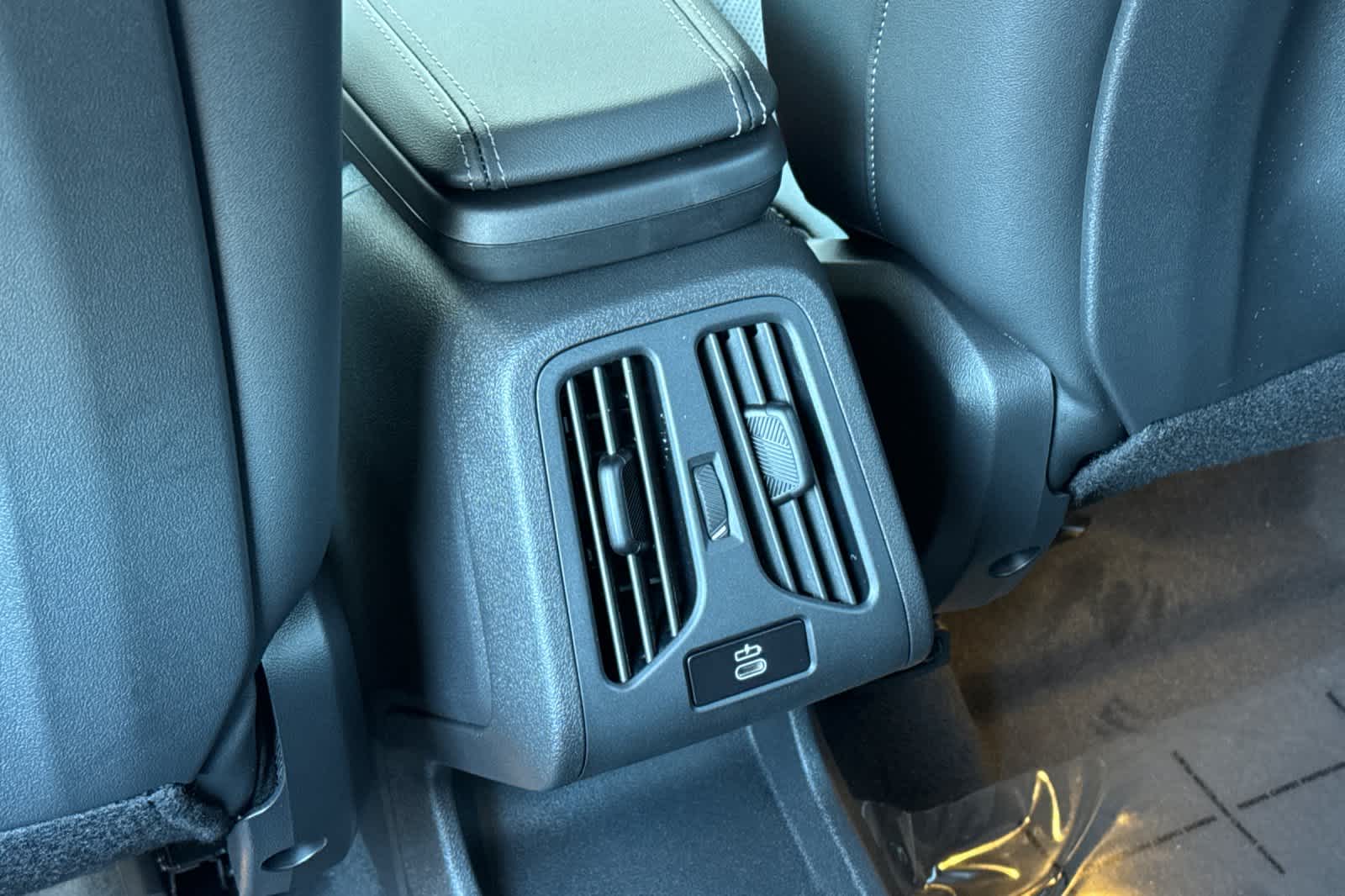 Thumbnail: 2026 BMW X1 - 16