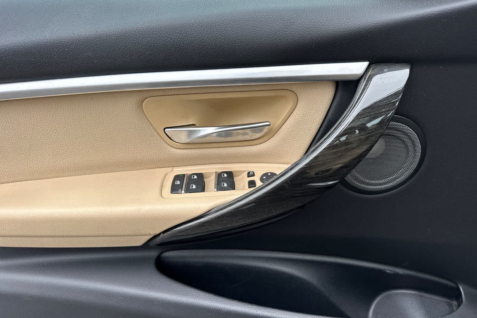 Thumbnail: 2017 BMW 3 Series - 12