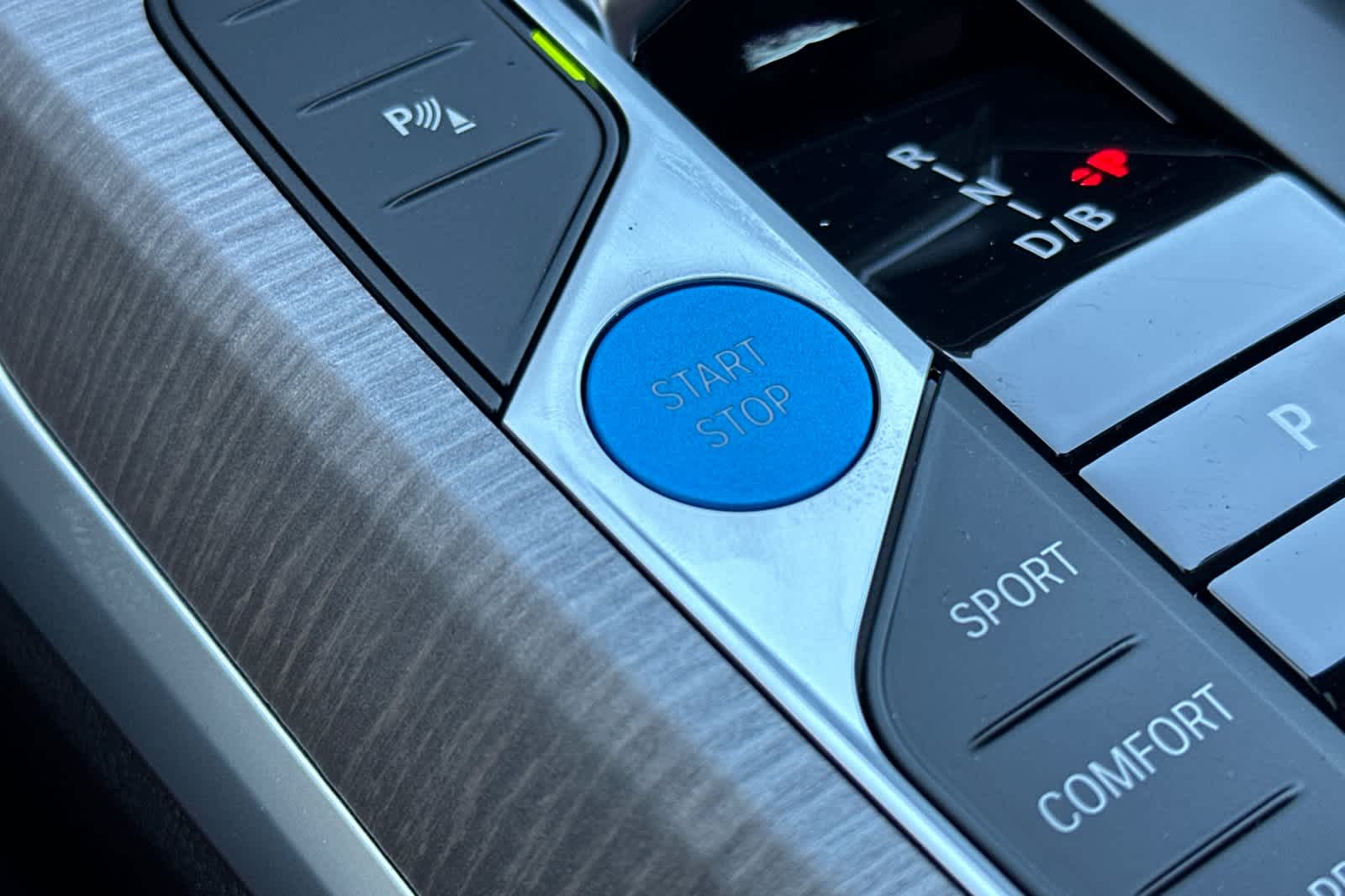 2025 BMW i4 eDrive40 25