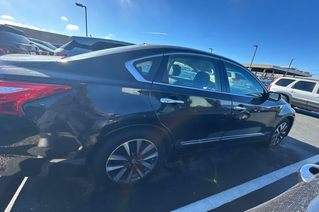 Used 2016 Nissan Altima 2.5 SV Sedan