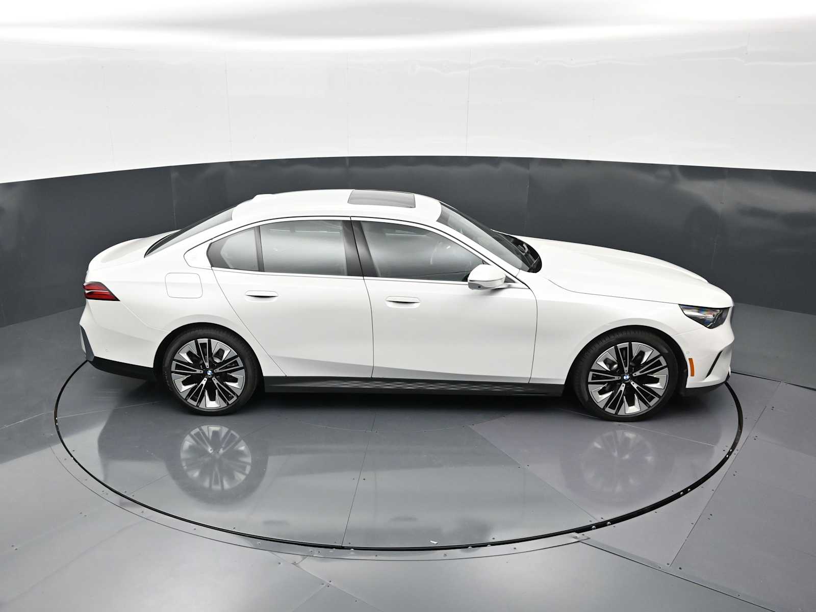 2026 BMW 5 Series 530i - Photo 19