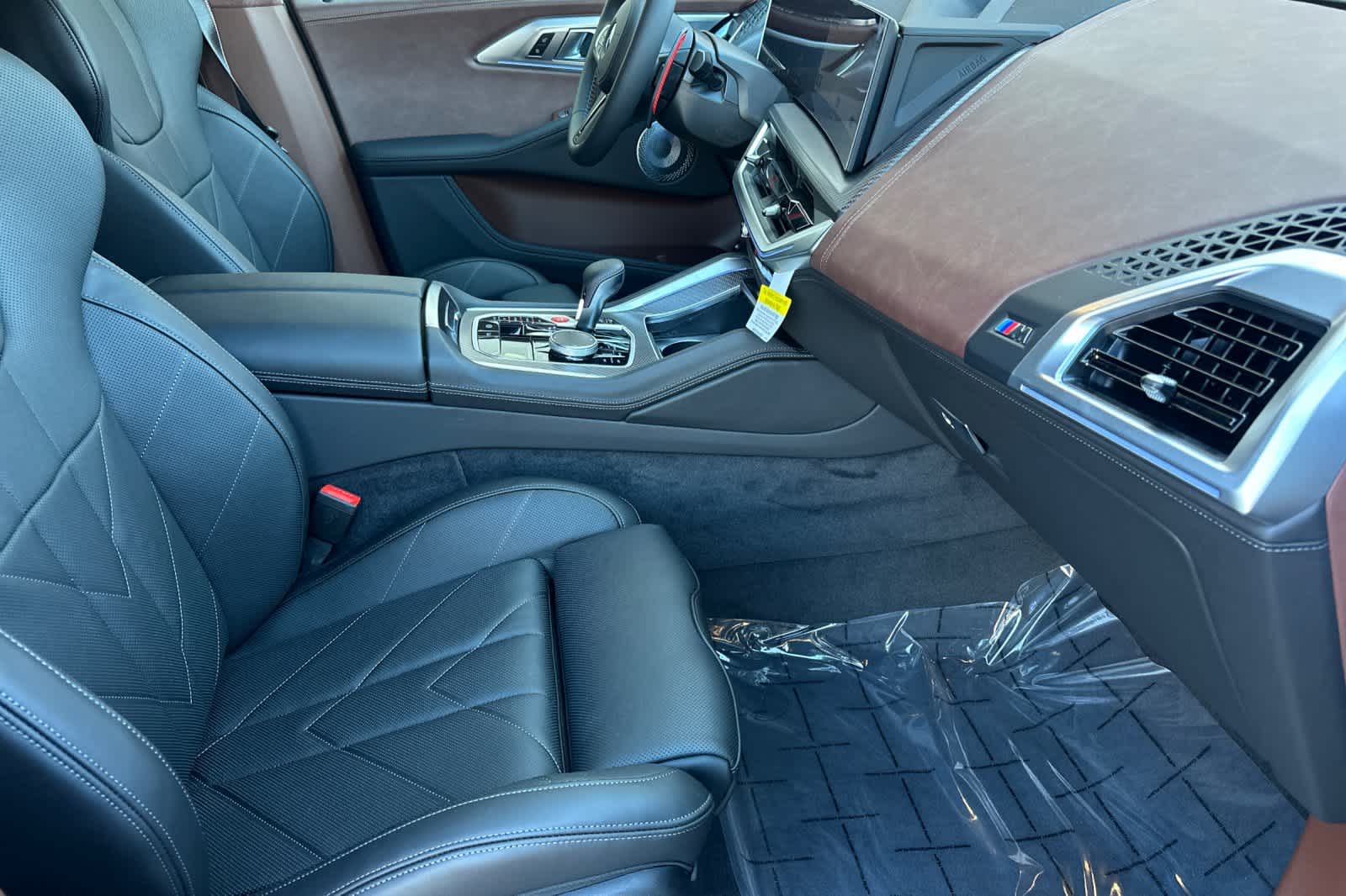 Thumbnail: 2026 BMW XM - 17