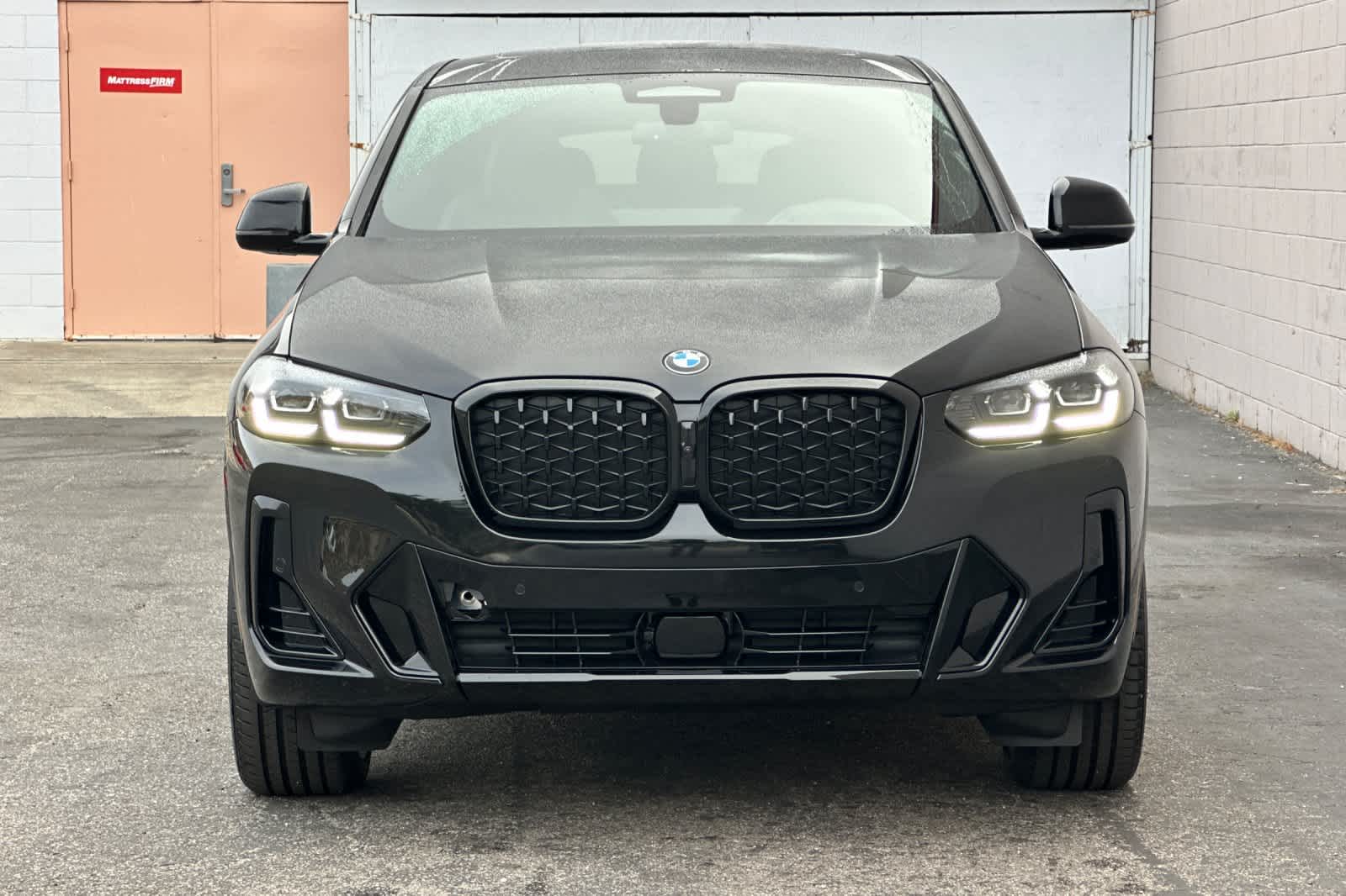 Thumbnail: 2025 BMW X4 - 10