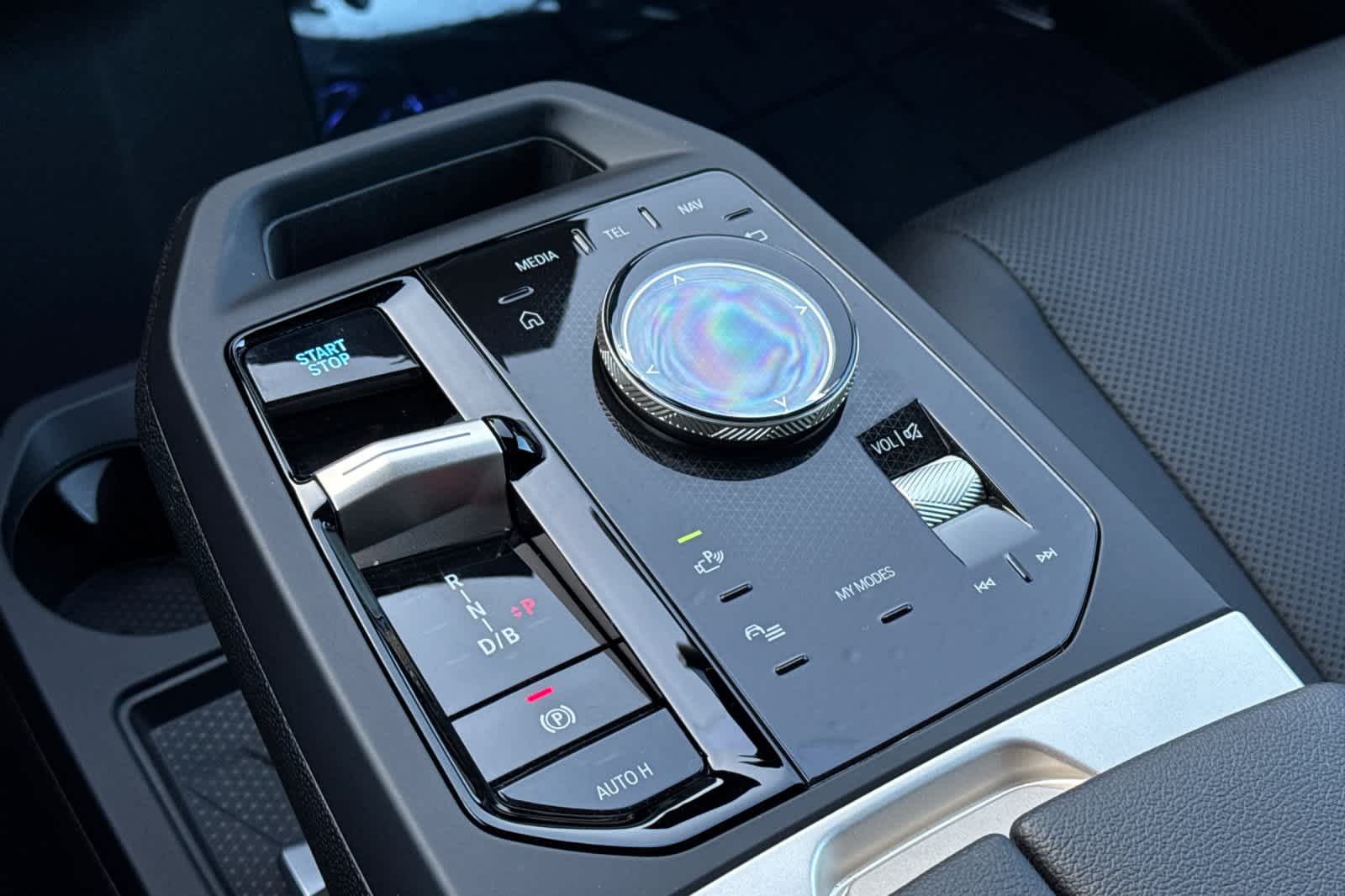 Thumbnail: 2025 BMW iX - 23