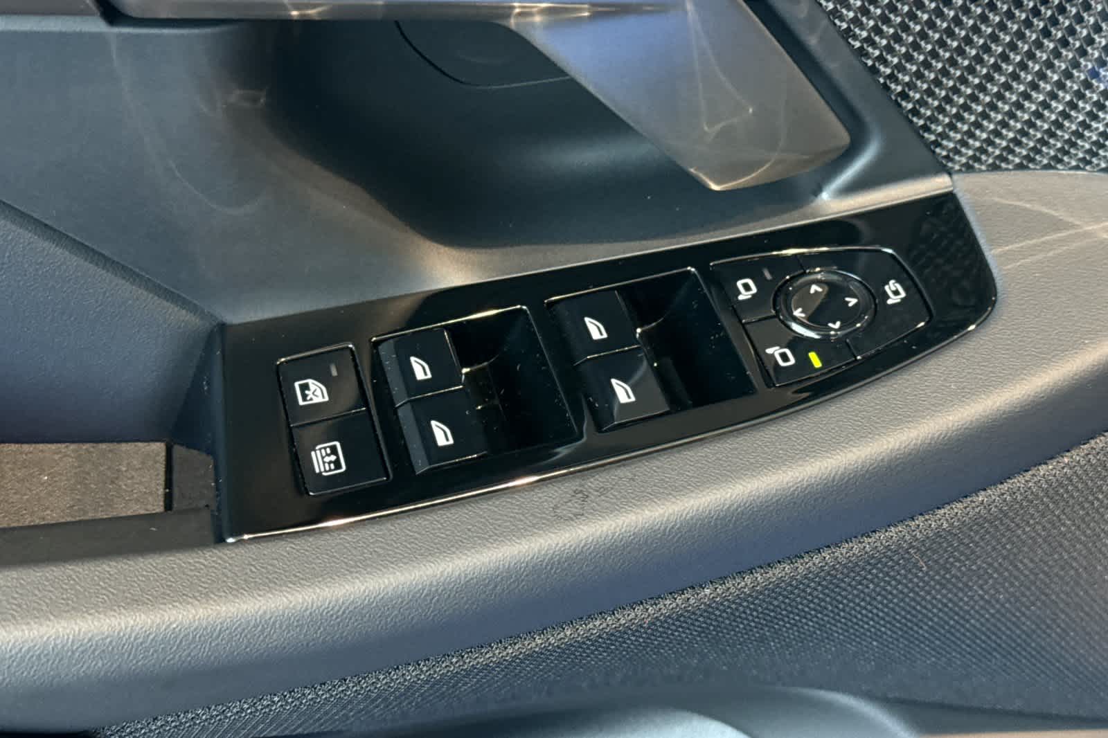 Thumbnail: 2026 BMW M5 - 14