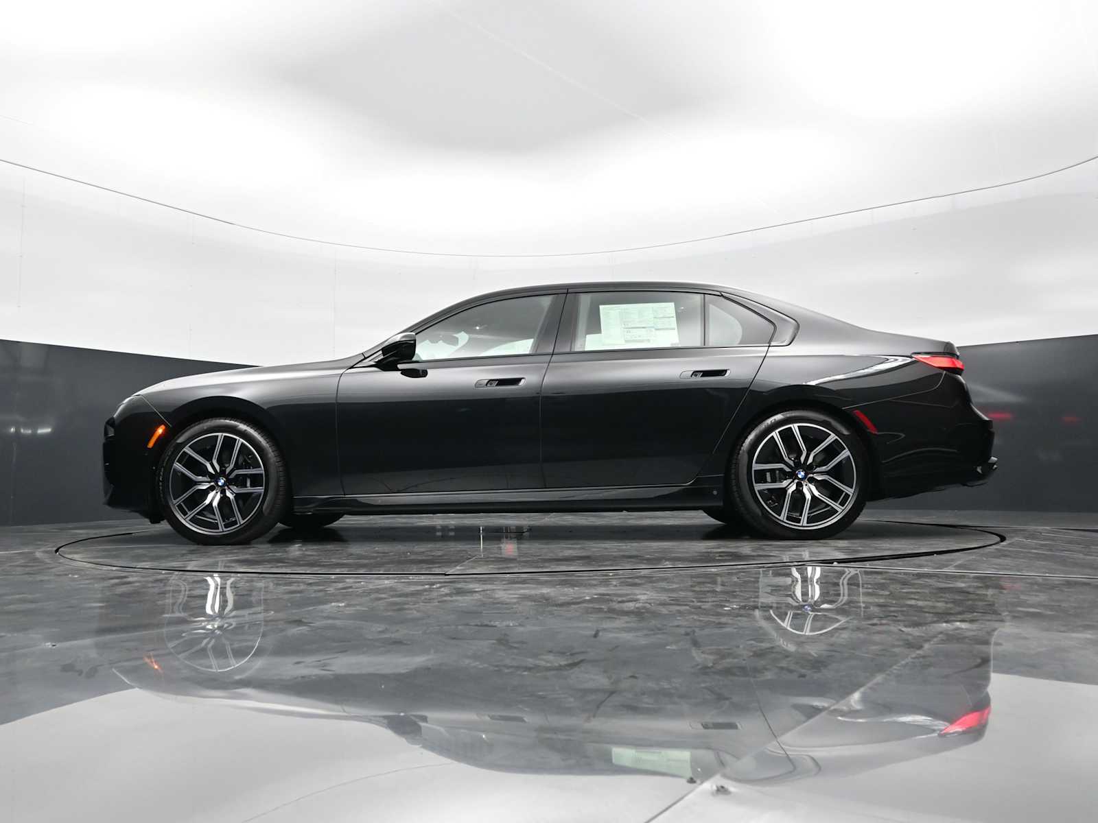 Thumbnail: 2026 BMW 7 Series - 31