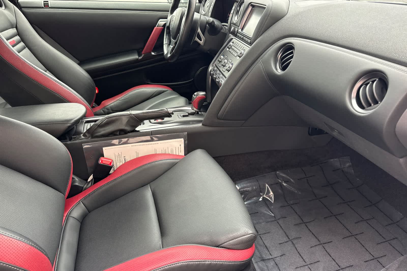 2013 Nissan GT-R Black Edition 13