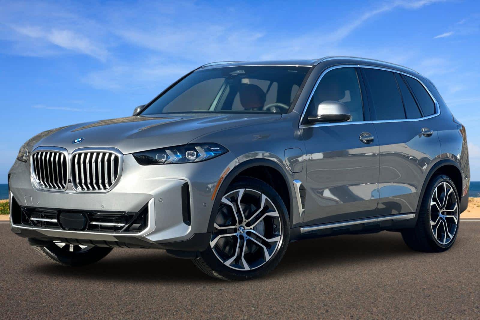 2026 BMW X5 50e's photo