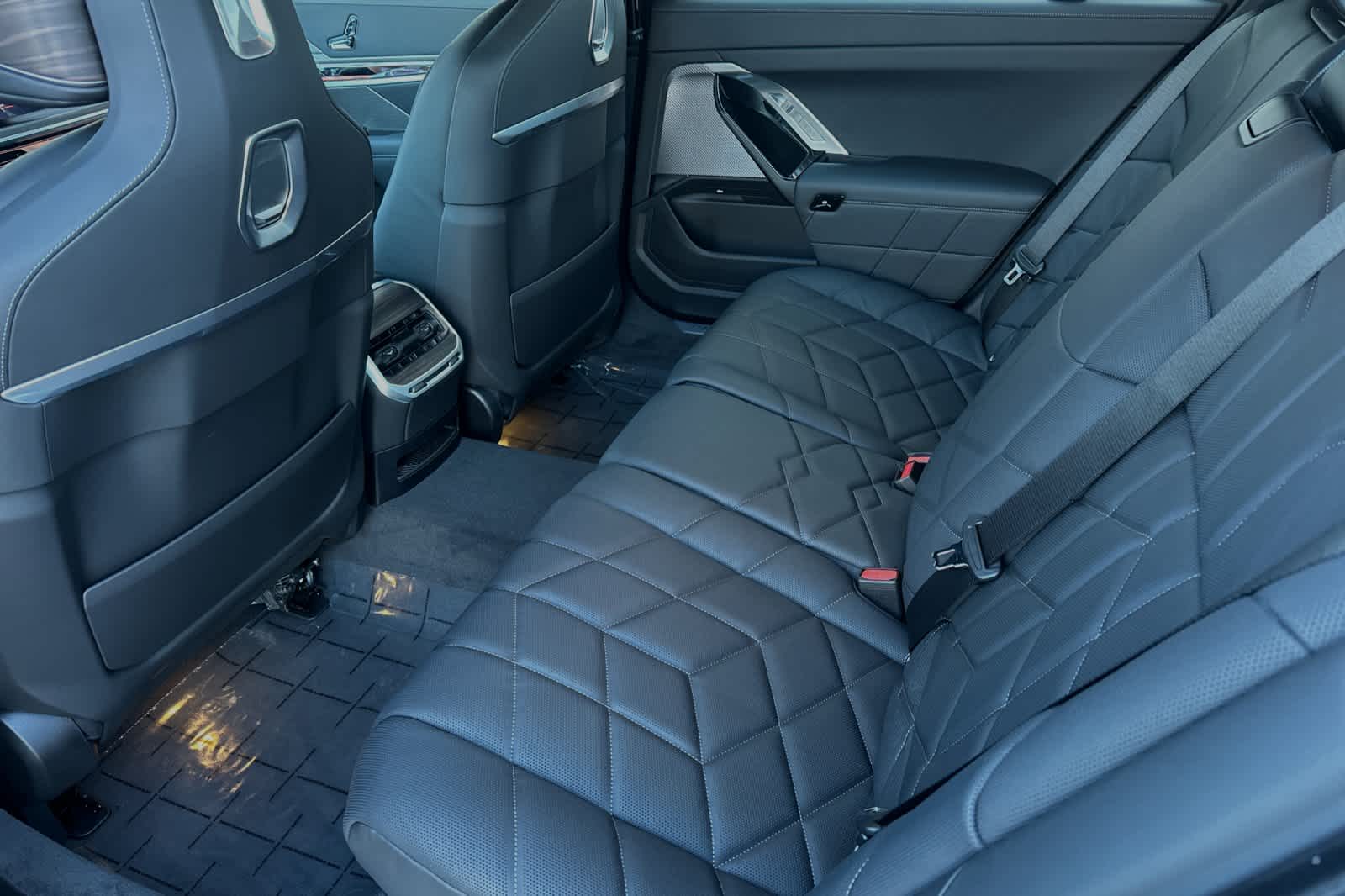 2024 Bmw i7 xDrive60 photo 3
