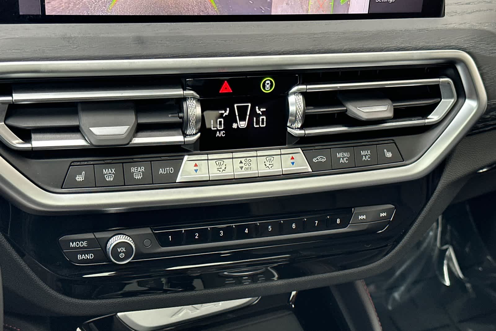 Thumbnail: 2025 BMW X4 - 23