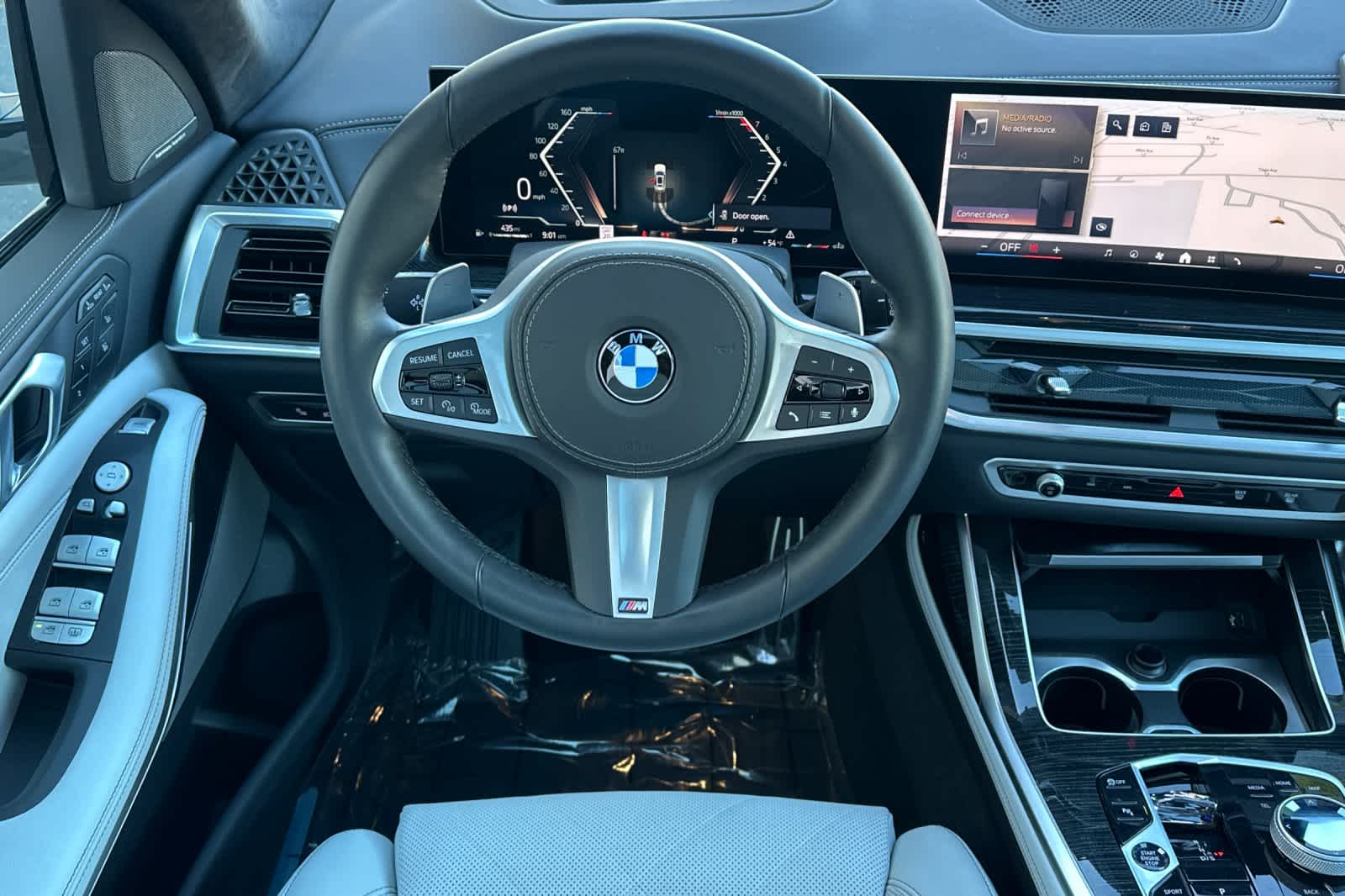 Thumbnail: 2025 BMW X7 - 15