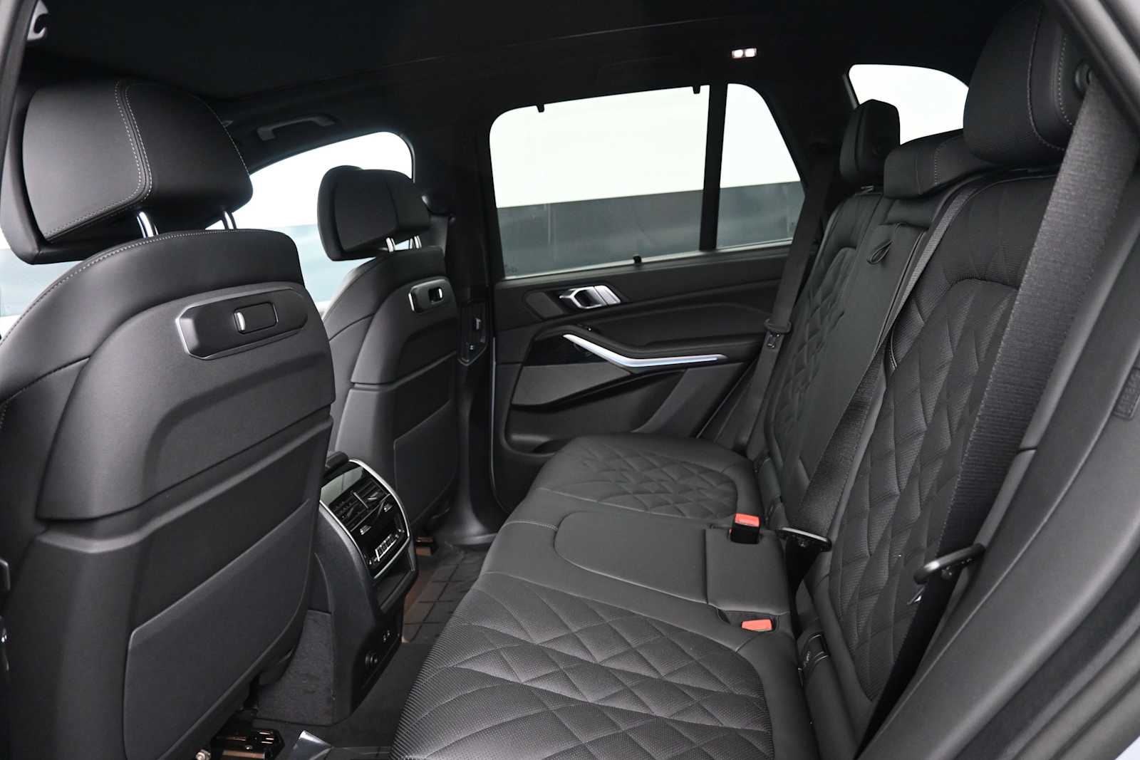 Thumbnail: 2026 BMW X5 - 14