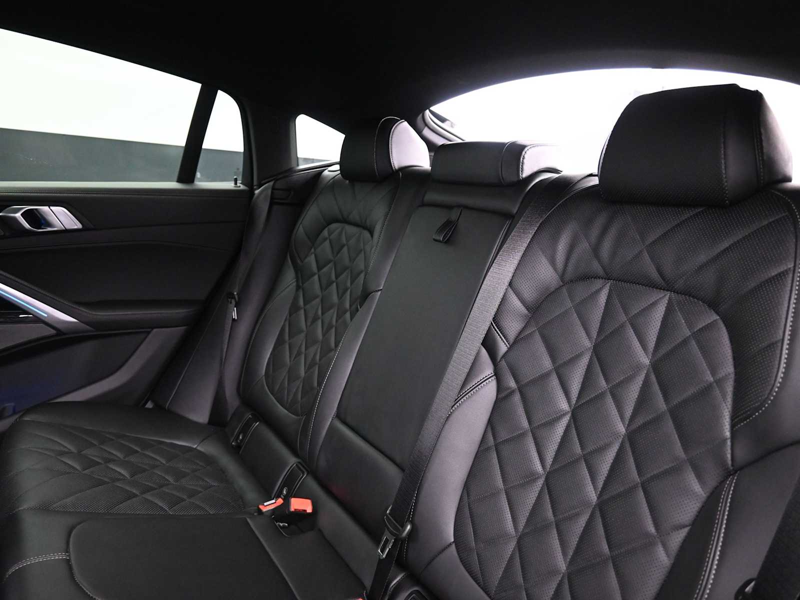 Thumbnail: 2026 BMW X6 - 14
