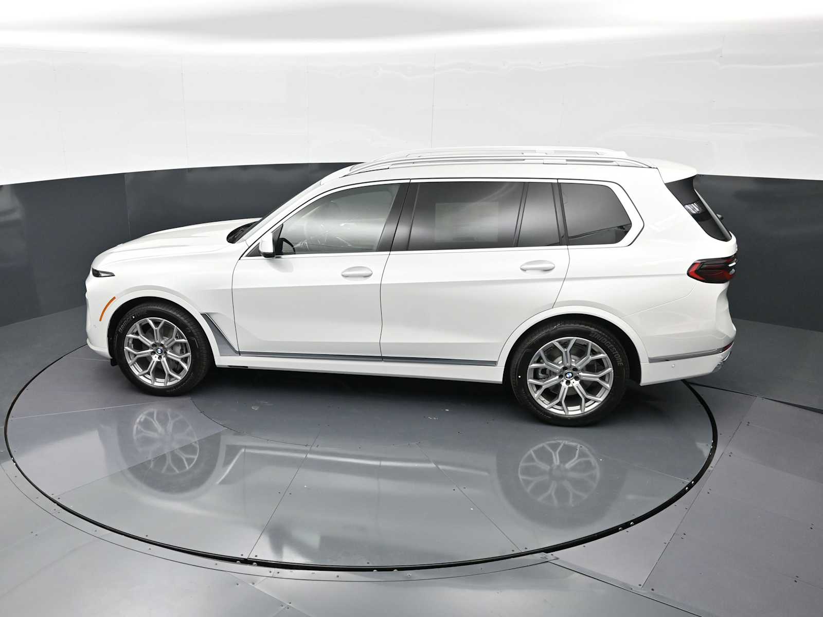 Thumbnail: 2027 BMW X7 - 24