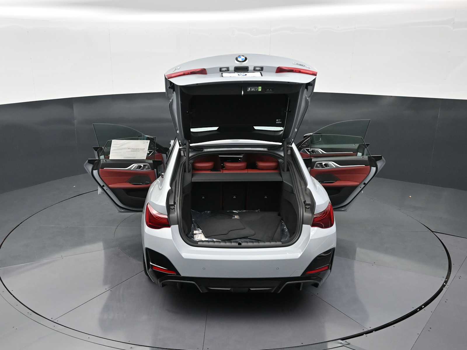 Thumbnail: 2026 BMW i4 - 34