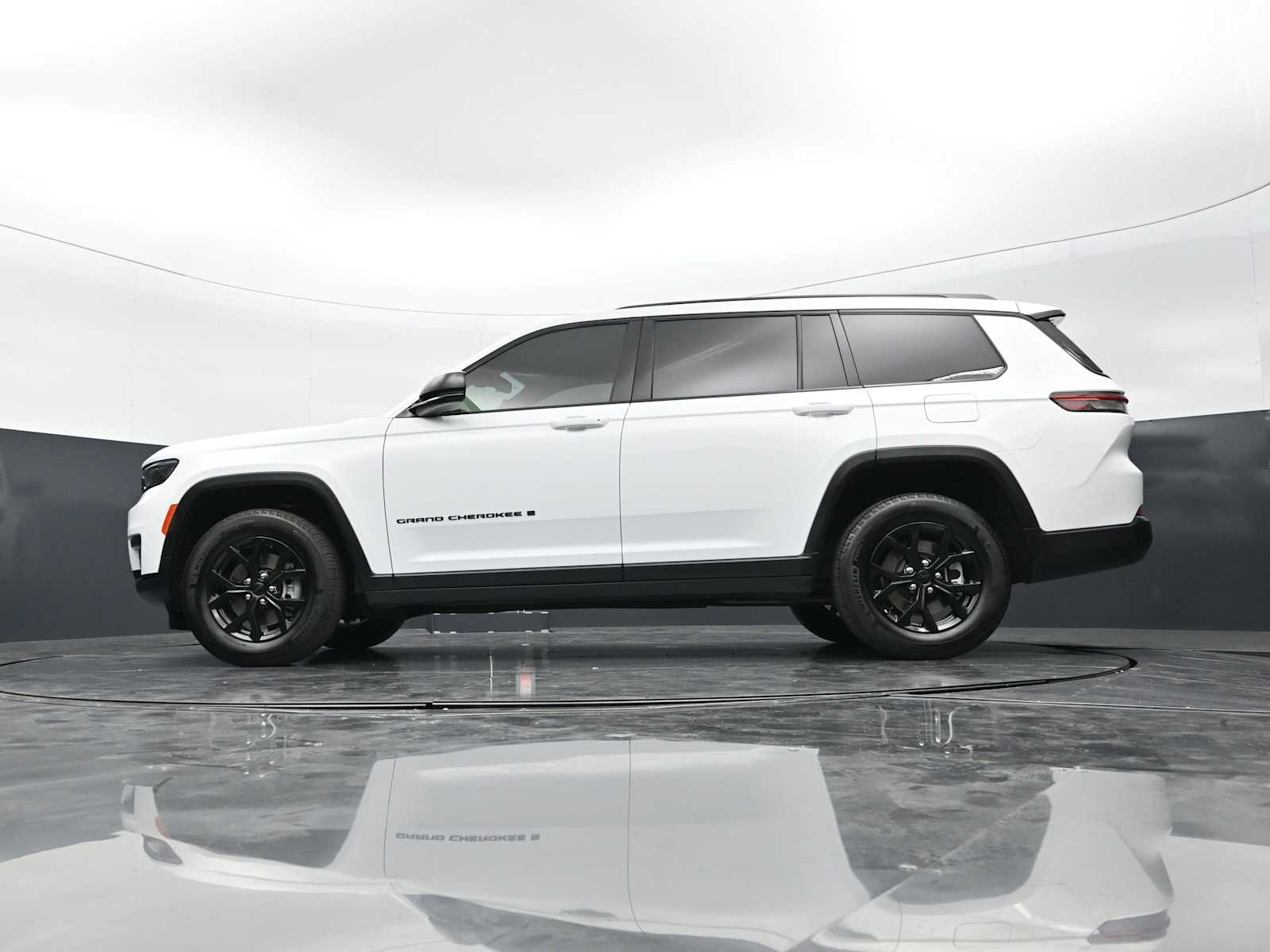 Thumbnail: 2024 Jeep Grand Cherokee L - 33