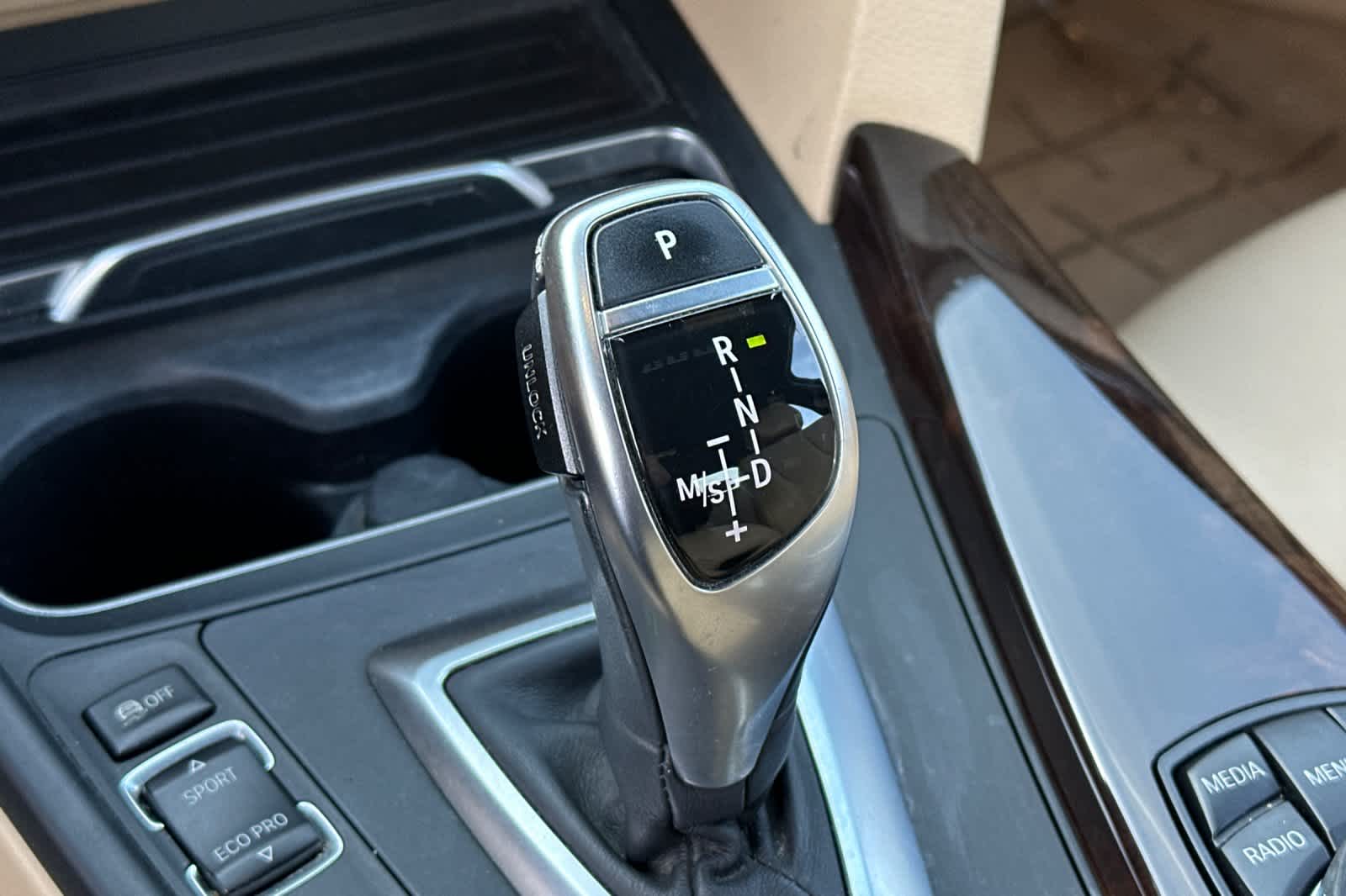 Thumbnail: 2016 BMW 3 Series - 26