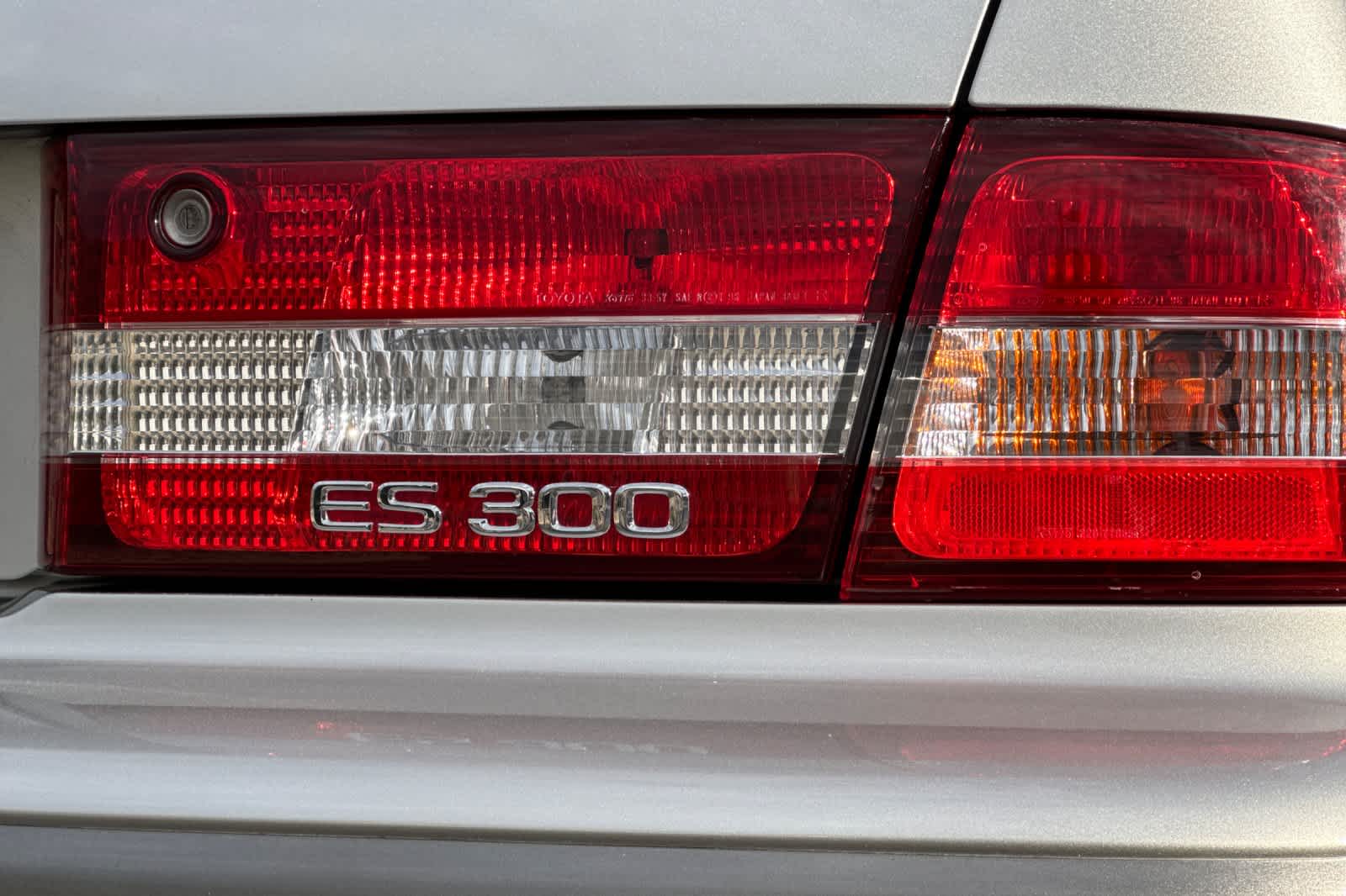 Thumbnail: 2001 Lexus ES - 28