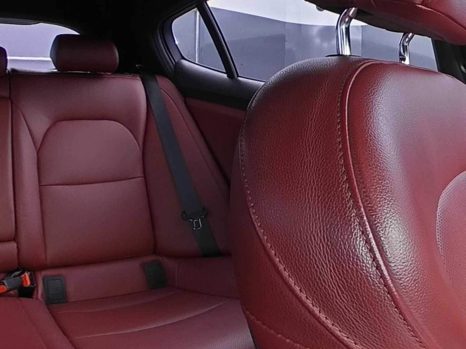 2022 Kia Stinger GT1 - Photo 25