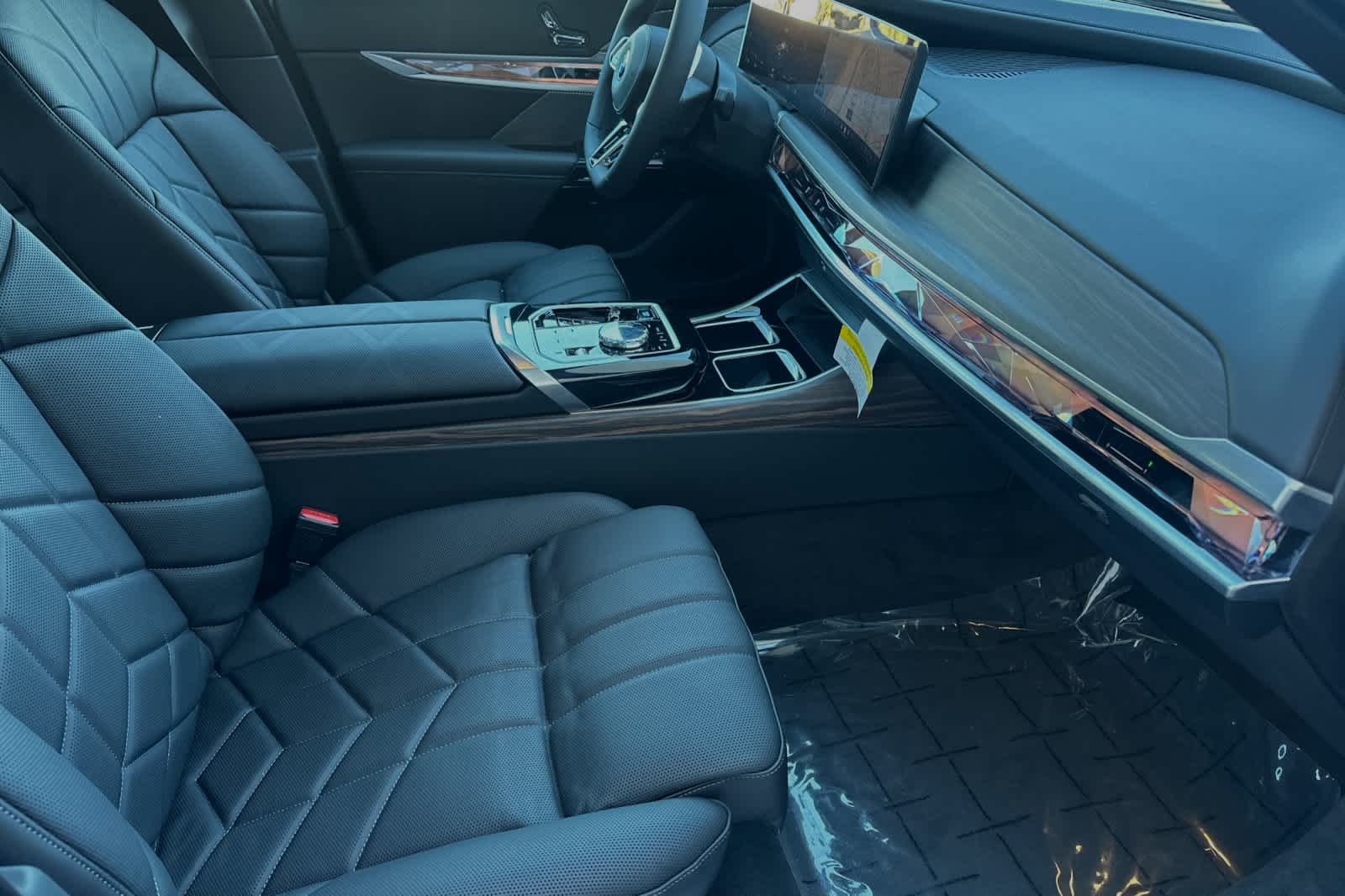 Thumbnail: 2024 BMW i7 - 16