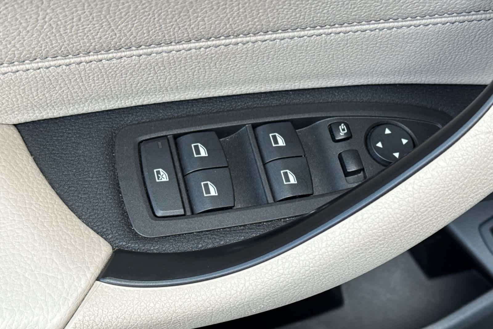 Thumbnail: 2022 BMW X2 - 13